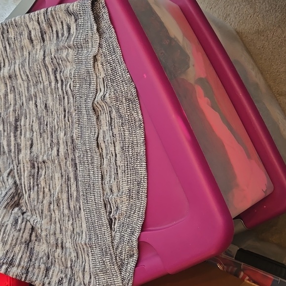 Sweater - Picture 4 of 4